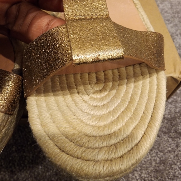 VC by Vince Camuto metallic platform shoes - Picture 12 of 15